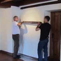 Putting up the show.Ed Moriany & assistant - HOMAGE TO BYZANTIUM Galerie: Château de Bourglinster, L-6162 Bourglinster, Luxembourg (solo)